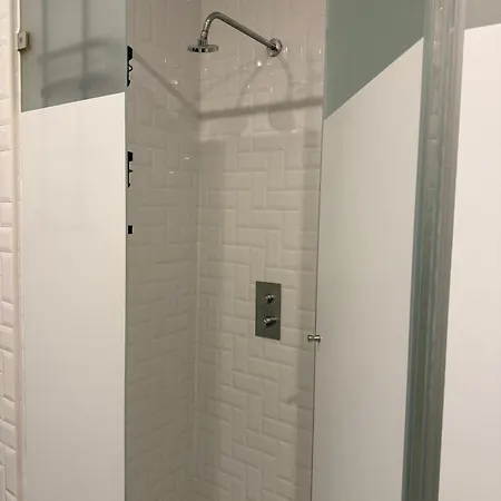 Gasthuis Park View Lisbonpark View Elegant & Cozy Shared Bath